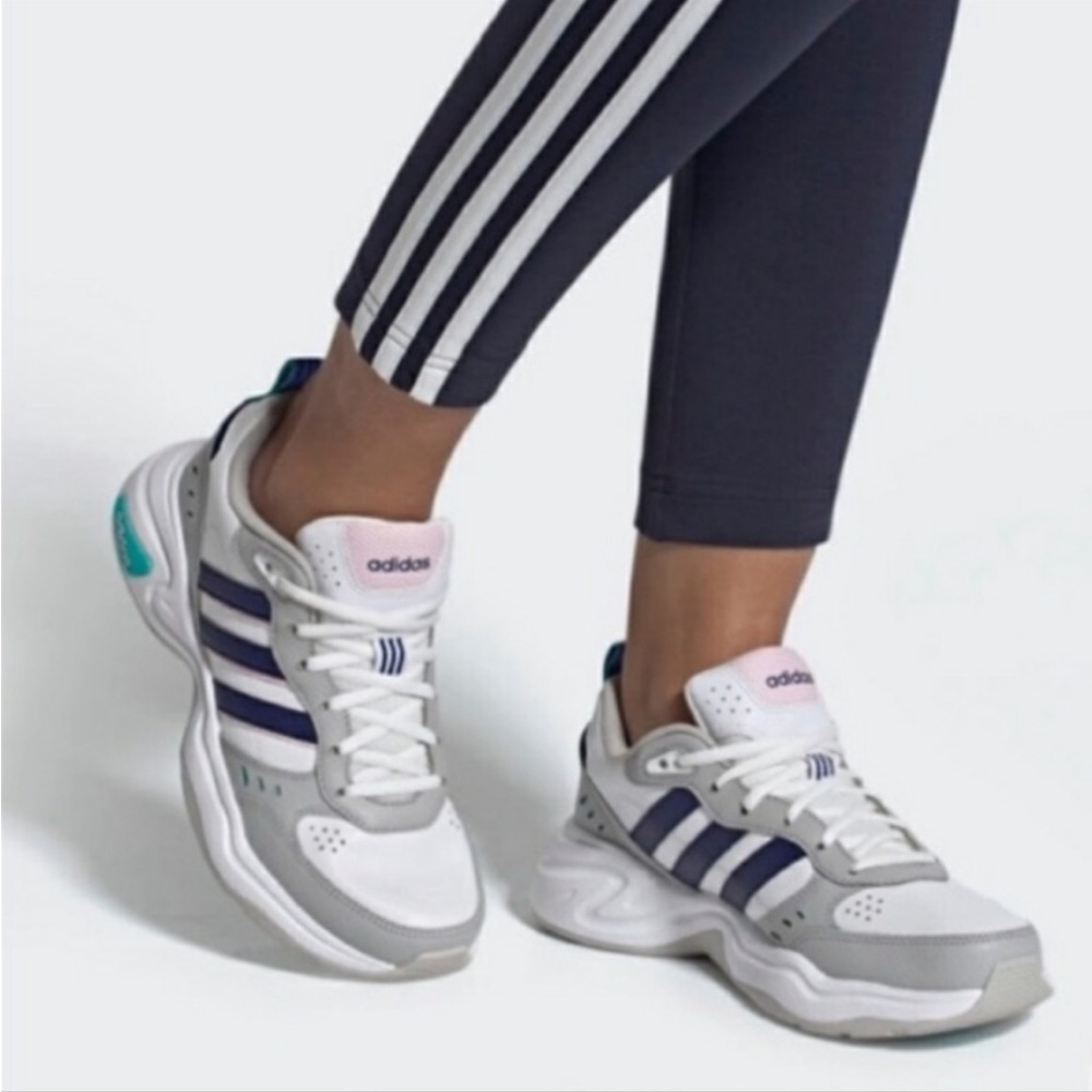 Pair of Adidas sneakers Size 9/12 women's